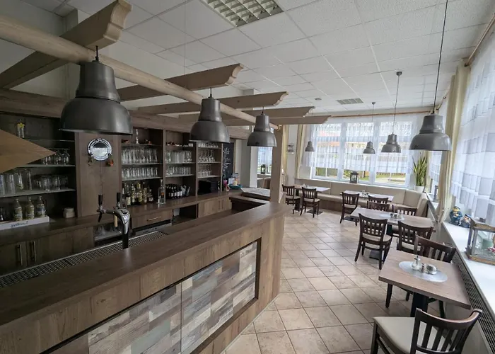 Otel & Restaurant Haus Hiddensee *